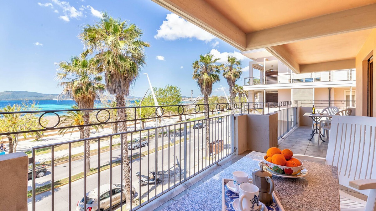 Pivarada Apartment | Apartment "Rosso Marrone" with Sea View, Private Terrace & Wi-Fi