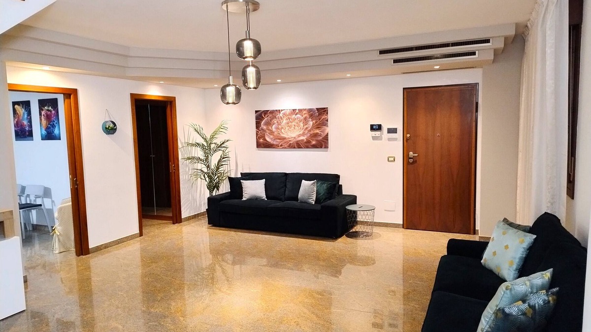 Abano Terme Apartment | Apartment 'Royal Residence Abano Terme' with Mountain View, Wi-Fi and Air Conditioning