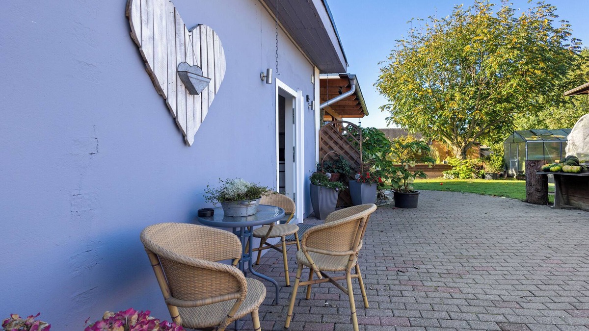 Heiligenstedten Apartment | Apartment 'Süsse 2 Zimmerwohnung' with Private Terrace and Wi-Fi