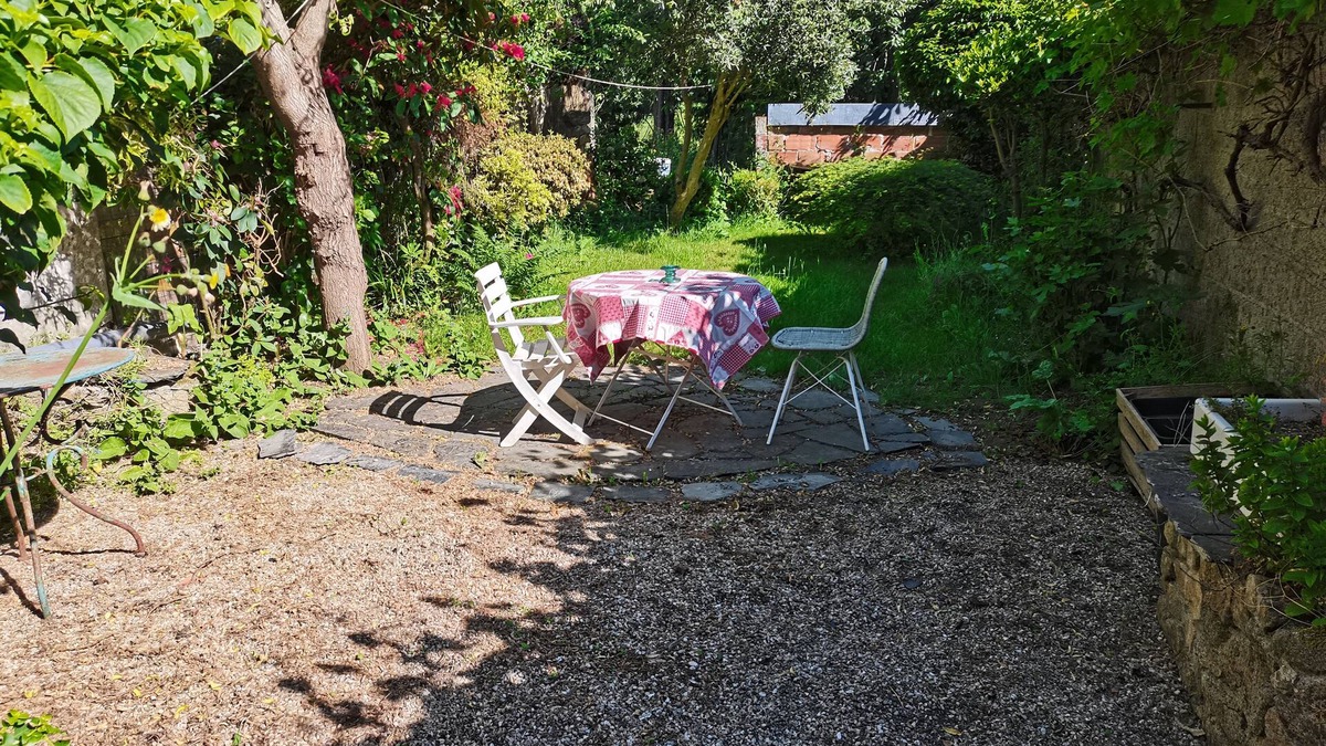 Guemene-sur-Scorff Apartment | Apartment-Standard-Ensuite-Garden view