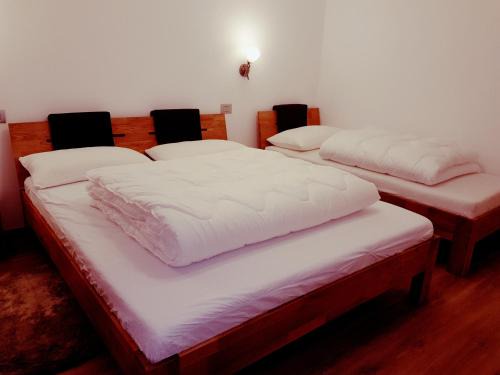 Isolaccia Apartment | Apartment San Colombano