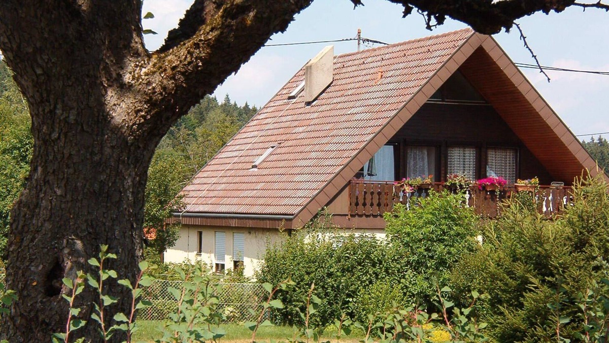 Niedereschach Apartment | Apartment 'Sanna' with Mountain View, Balcony and Wi-Fi