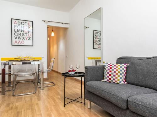 La Maternitat i Sant Ramon Apartment | Apartment Sants-Montjuïc- Avenida Madrid by Interhome