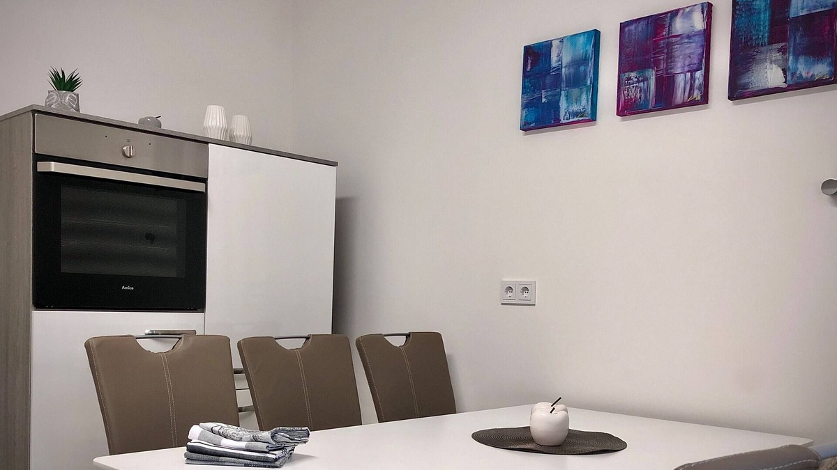 Nonnweiler Apartment | Apartment 'Schneiders 2' with Shared Terrace and Wi-Fi