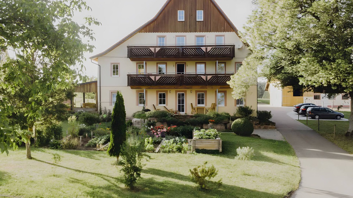 Kalberbronn Apartment | Apartment 'Schaible' with Private Terrace