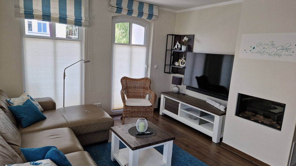 Seebad Bansin Condo | Apartment Schloonblick, central, 300 m beach, free WiFi, gas fireplace, 2 balconies