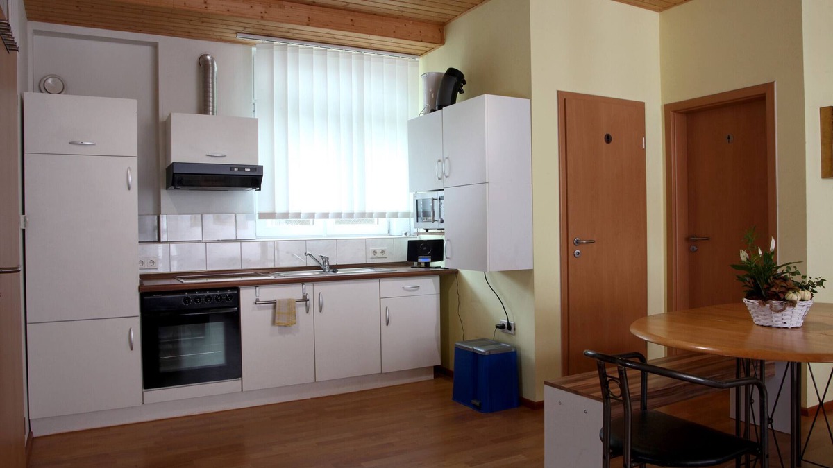 Waldstetten Apartment | Apartment 'Schmide' with Shared Terrace, Shared Garden and Wi-Fi