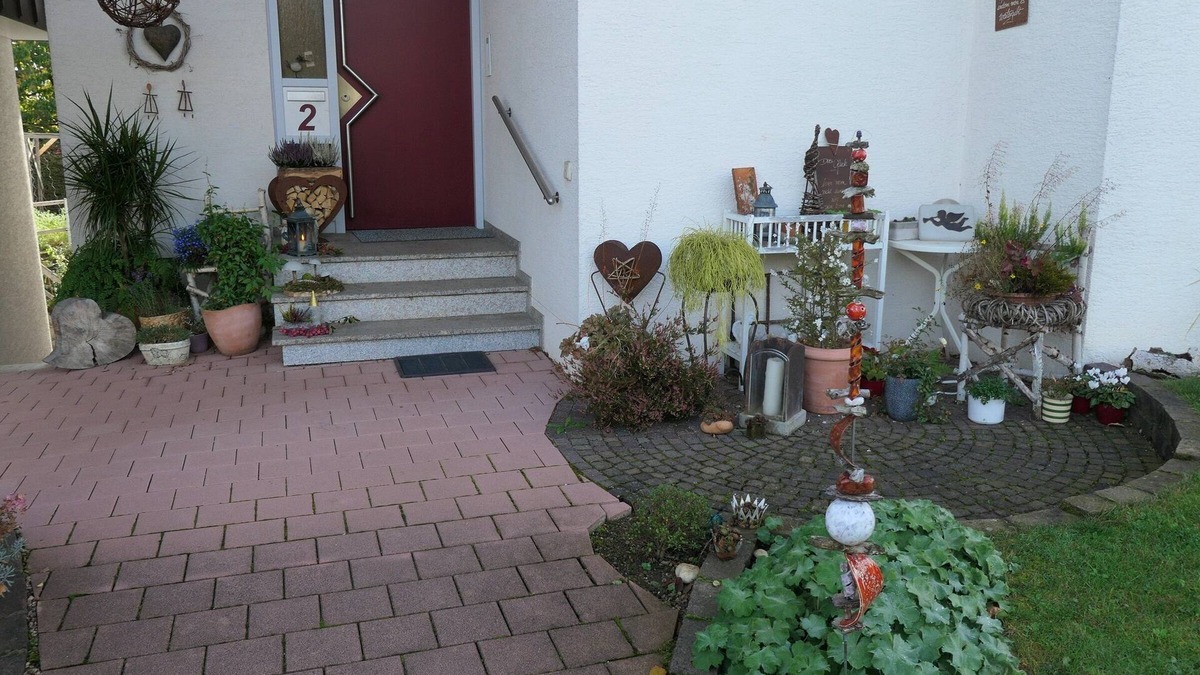 Ofterdingen Apartment | Apartment 'Schneckenhaus' with Private Terrace and Wi-Fi