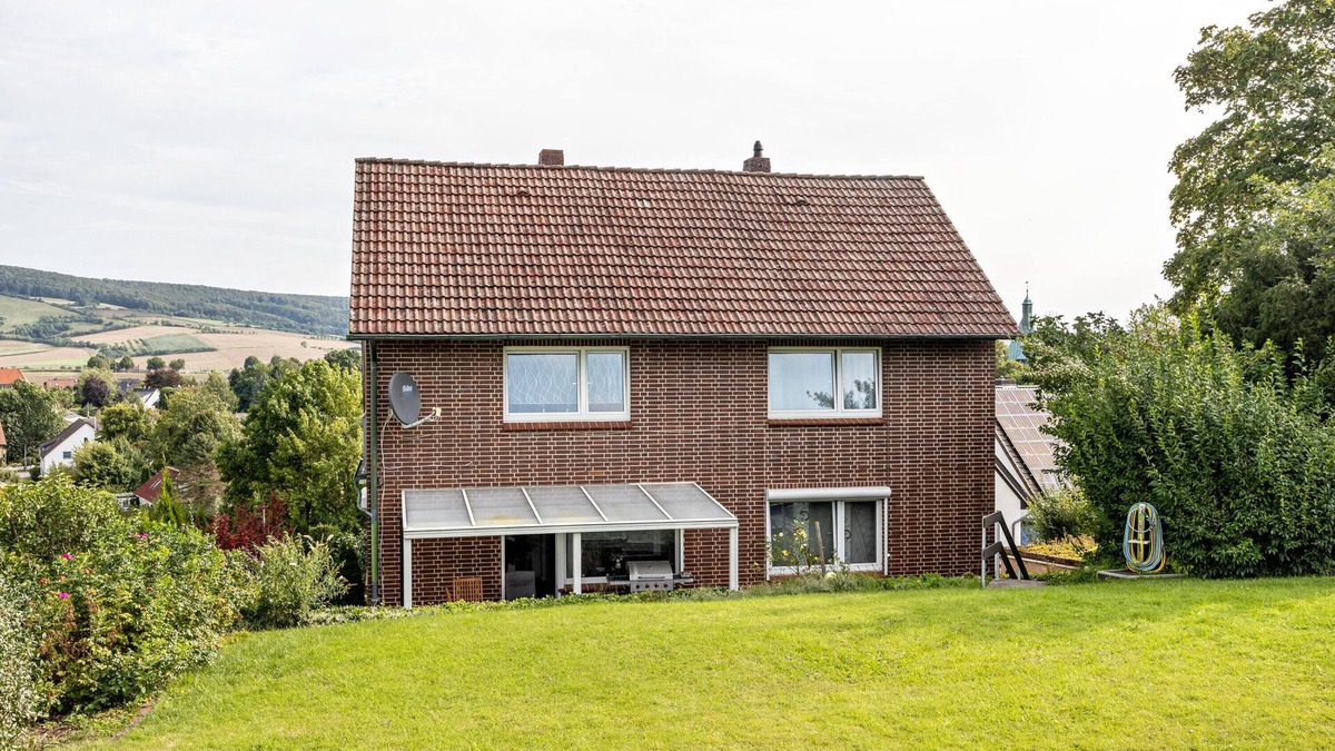 Salzhemmendorf Apartment | Apartment 'Schöner Ith Blick' with Mountain View, Balcony and Wi-Fi