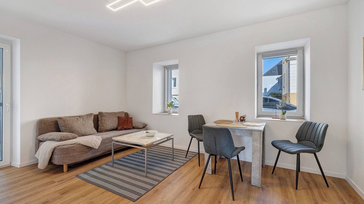 Ebingen Apartment | Apartment 'Schöne Garten' with Mountain View, Wi-Fi and Air Conditioning