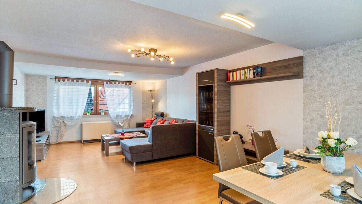 Zieflesberg Apartment | Apartment 'Schumacher' with Balcony and Wi-Fi