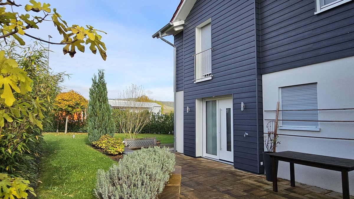 Vaihingen an der Enz Apartment | Apartment 'Schwarz' with Private Terrace and Wi-Fi