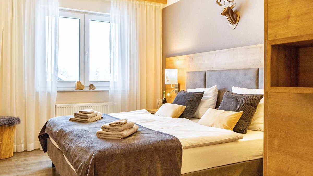Feldberg Apartment | Apartment 'Schwarzwaldschick' - directly on the ski slope, with mountain view, whirlpool tub