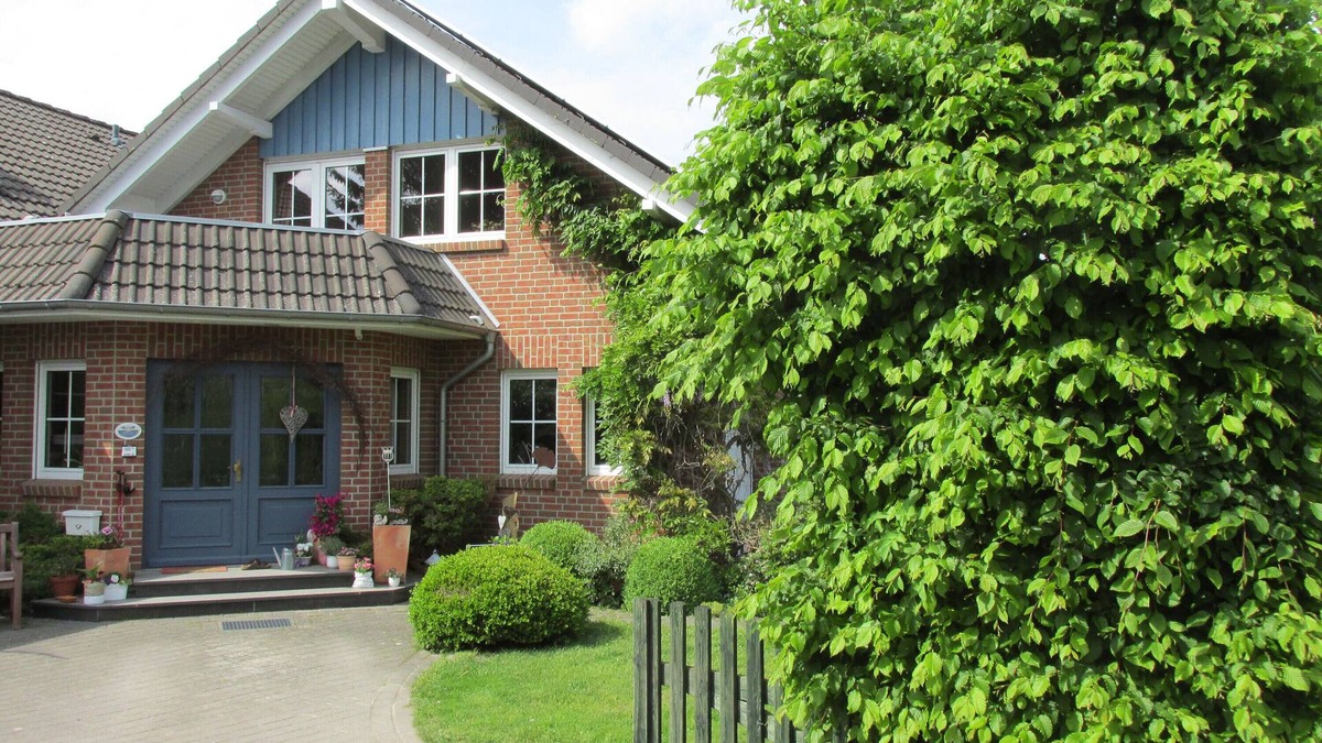 Hanstedt Apartment | Apartment 'Schwienautal' with Private Garden and Balcony