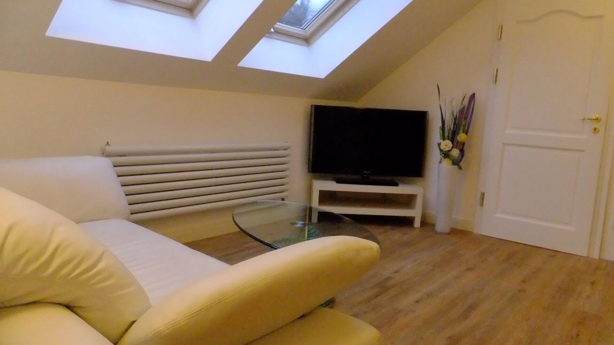 Poecking Apartment | Apartment Sea and Sail, family friendly, Lake Starnberg, WiFi, air conditioning