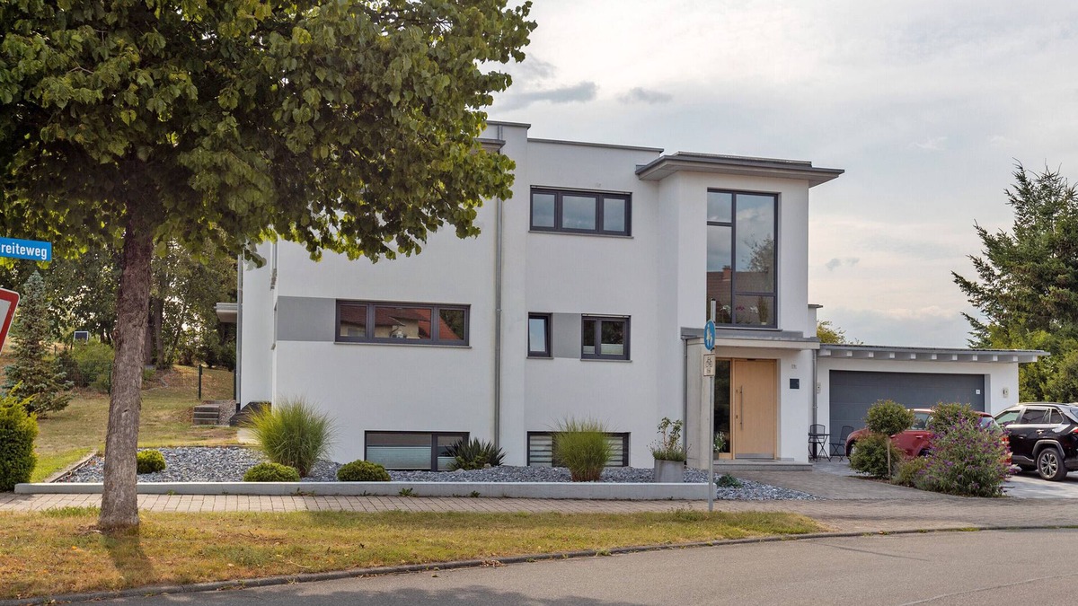 Orsingen-Nenzingen Apartment | Apartment 'Simona' with Shared Garden and Wi-Fi