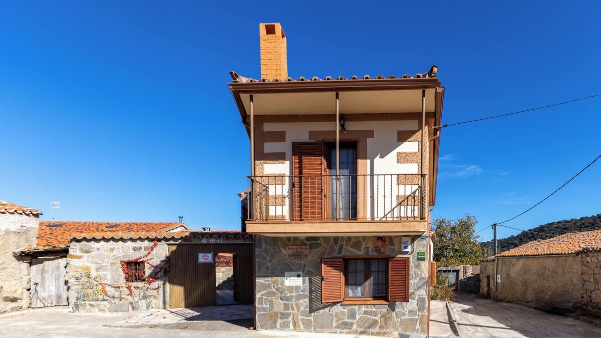 Manjabalago Apartment | Apartment 'Siesta Y Brisca' with Mountain View, Terrace and Balcony