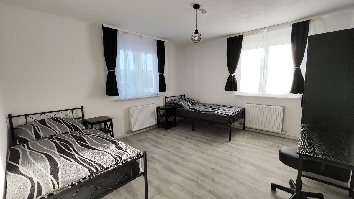 Sindelfingen Apartment | Apartment 'Silverstar' with Wi-Fi