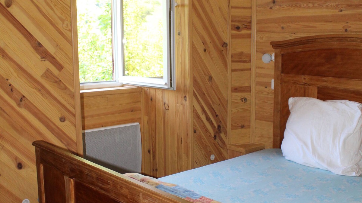 Eaux-Bonnes Apartment | Apartment sleeps 8-10 quiet in eaux bonnes 64