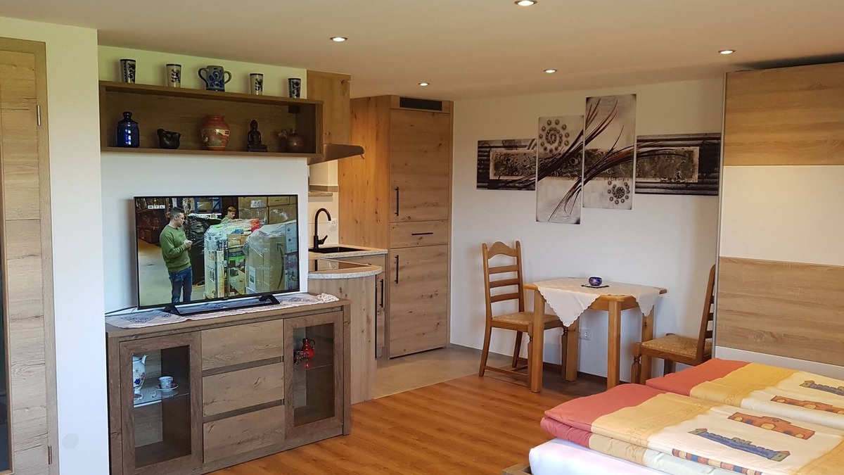 Tuntenhausen Condo | Apartment small but nice