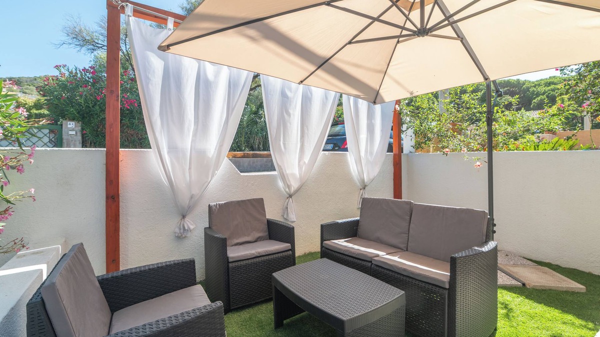 Ruoni Apartment | Apartment 'Sofi' with Private Terrace, Private Garden and Wi-Fi