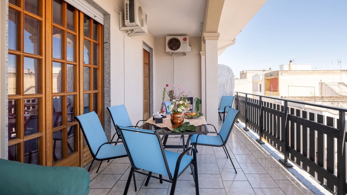 Giurdignano Apartment | Apartment Sole 1 with Terrace, A/C & Wi-Fi