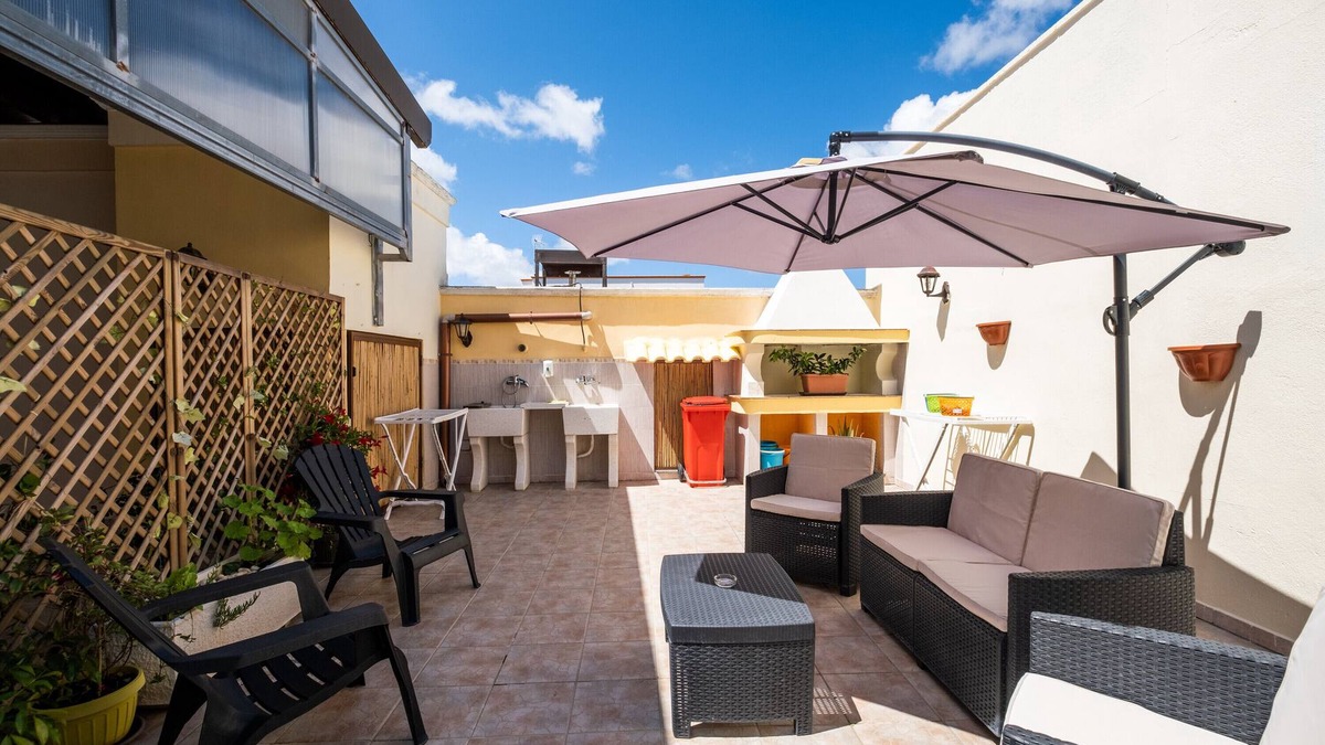 Giurdignano Apartment | Apartment Sole 2 with Shared Terrace, A/C & Wi-Fi