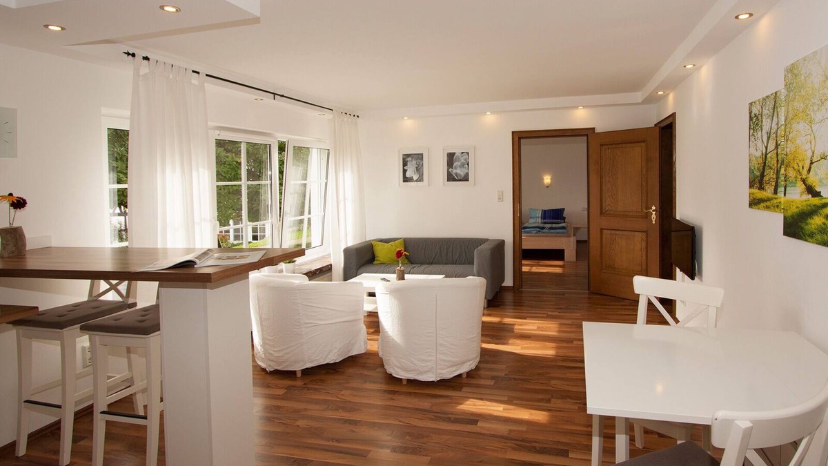 Finnentrop Apartment | Apartment 'Sonnenblume' with Private Terrace, Shared Garden and Wi-Fi