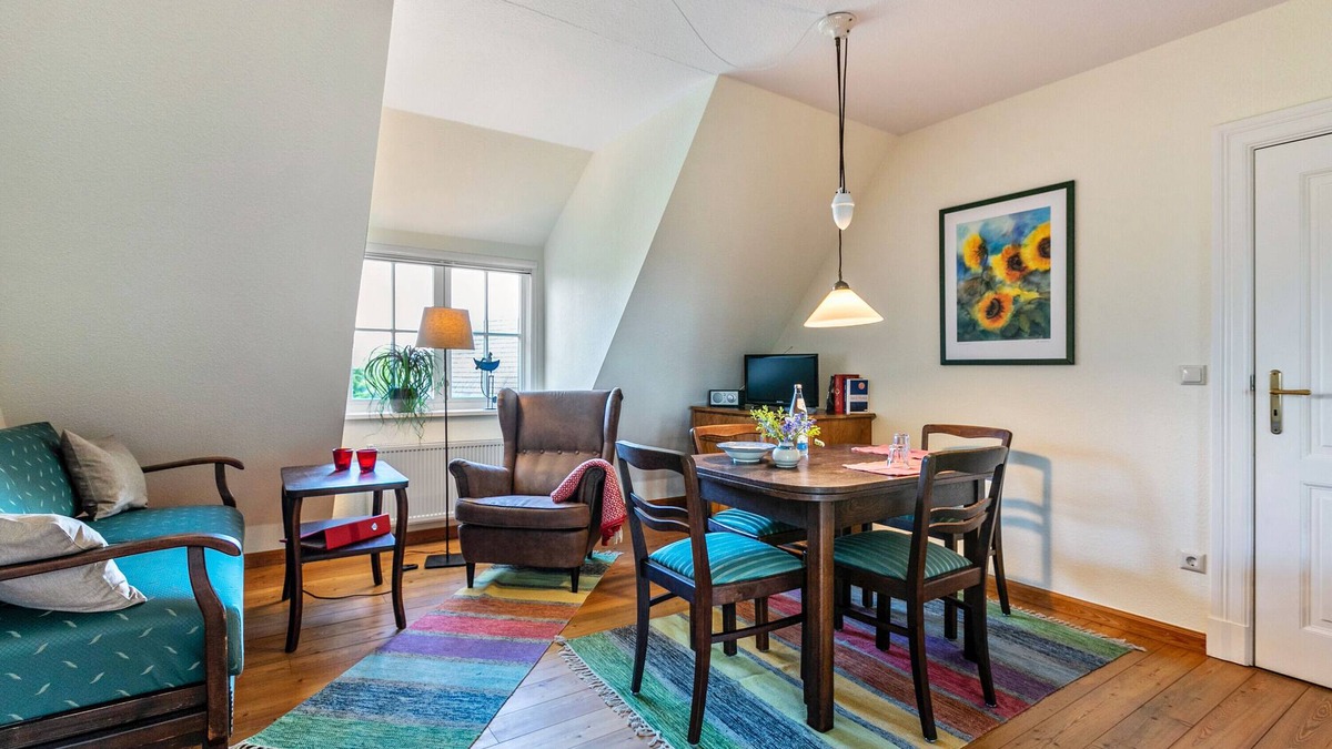 Norddeich Apartment | Apartment 'Sonnenzimmer' with Shared Garden and Wi-Fi
