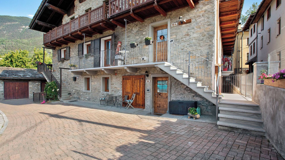 Aymavilles Apartment | Apartment 'Souvenir au Moulin' with Mountain View, Shared Garden and Wi-Fi