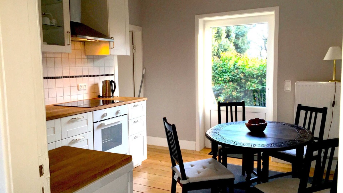Buxtehude Apartment | Apartment starboard - guesthouse town country river