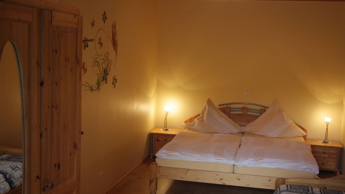 Schesslitz Apartment | Apartment 'Stark bis 3 Personen' with Wi-Fi