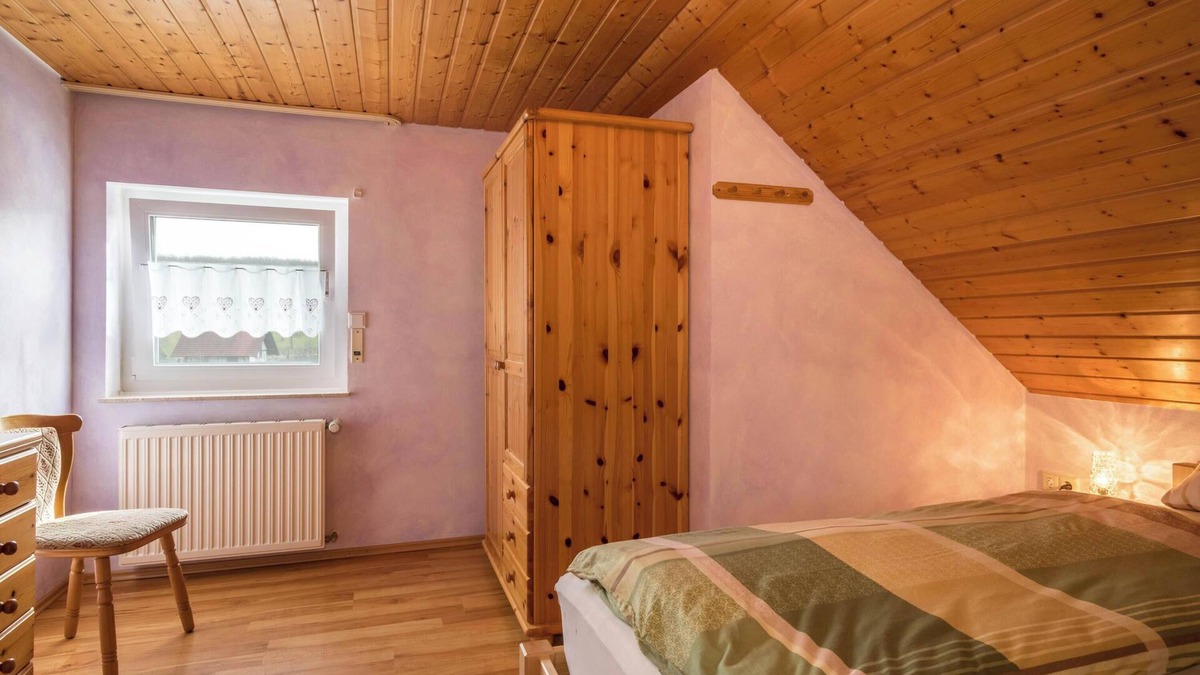 Tettnang Apartment | Apartment “Stiefmütterchen” on Farm close to Lake Constance with Terrace & Pool