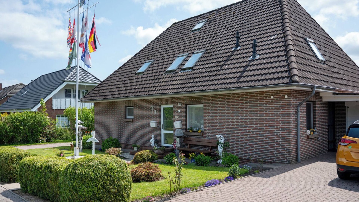 Burg Apartment | Apartment 'Storchennest' with Private Terrace, Shared Garden and WLAN