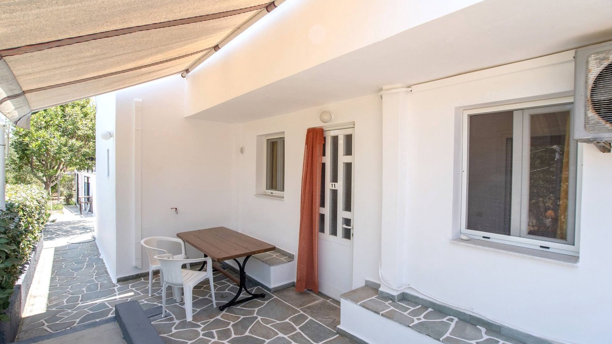 Logaras Apartment | Apartment 'Studio 11' with Mountain View, Wi-Fi and Air Conditioning