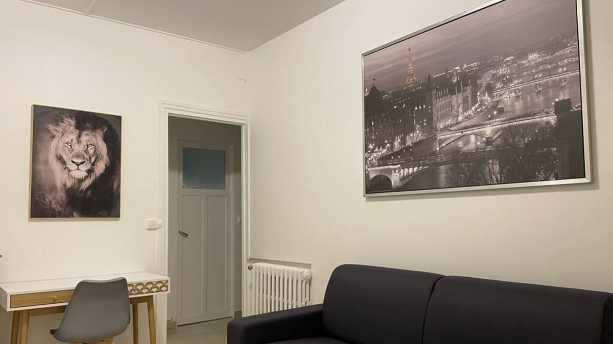 Vanves Apartment | Apartment 'Studio Paris 1km Parc Des Expos' with Shared Garden and Wi-Fi