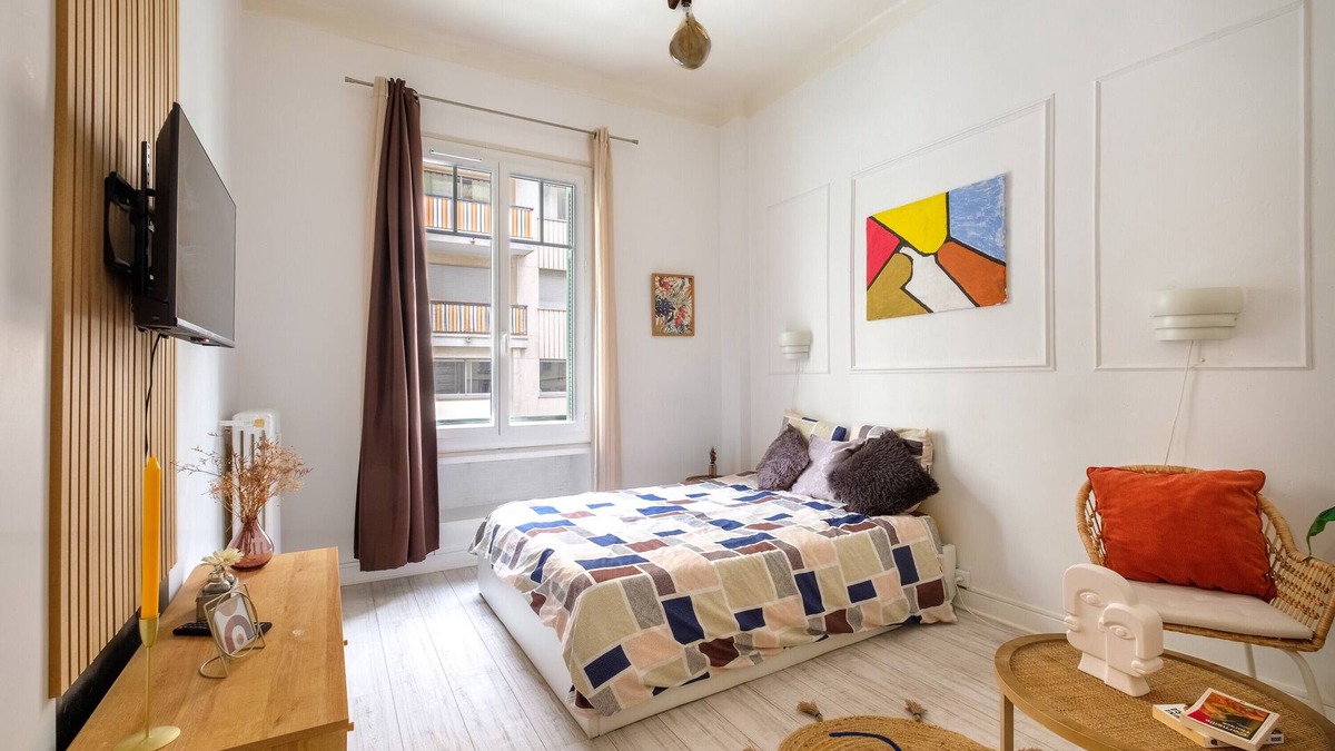 Le Piol Apartment | Apartment 'Studio Proche Centre Ville Et Gare' with Wi-Fi