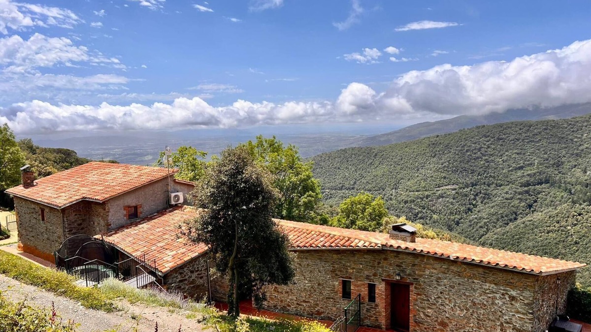 Fogars de Montclus Apartment | Apartment 'Suite 1' with Mountain View, Private Garden and Wi-Fi