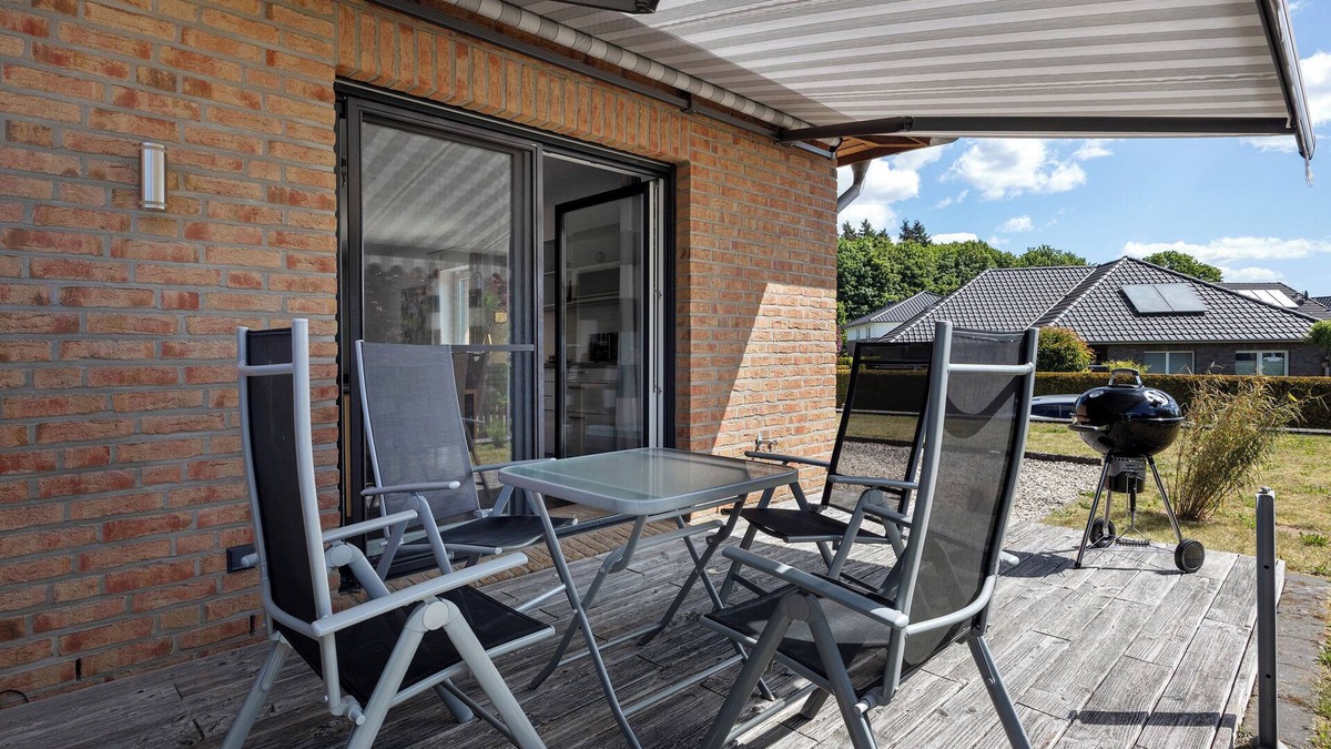 Beckdorf Apartment | Apartment 'Sunny' with Private Terrace, Private Garden and Wi-Fi