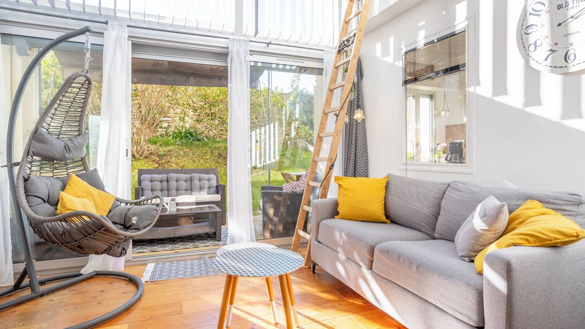 Douarnenez Apartment | Apartment 'Superbe Duplex En Centre Ville' with Private Garden and Wi-Fi