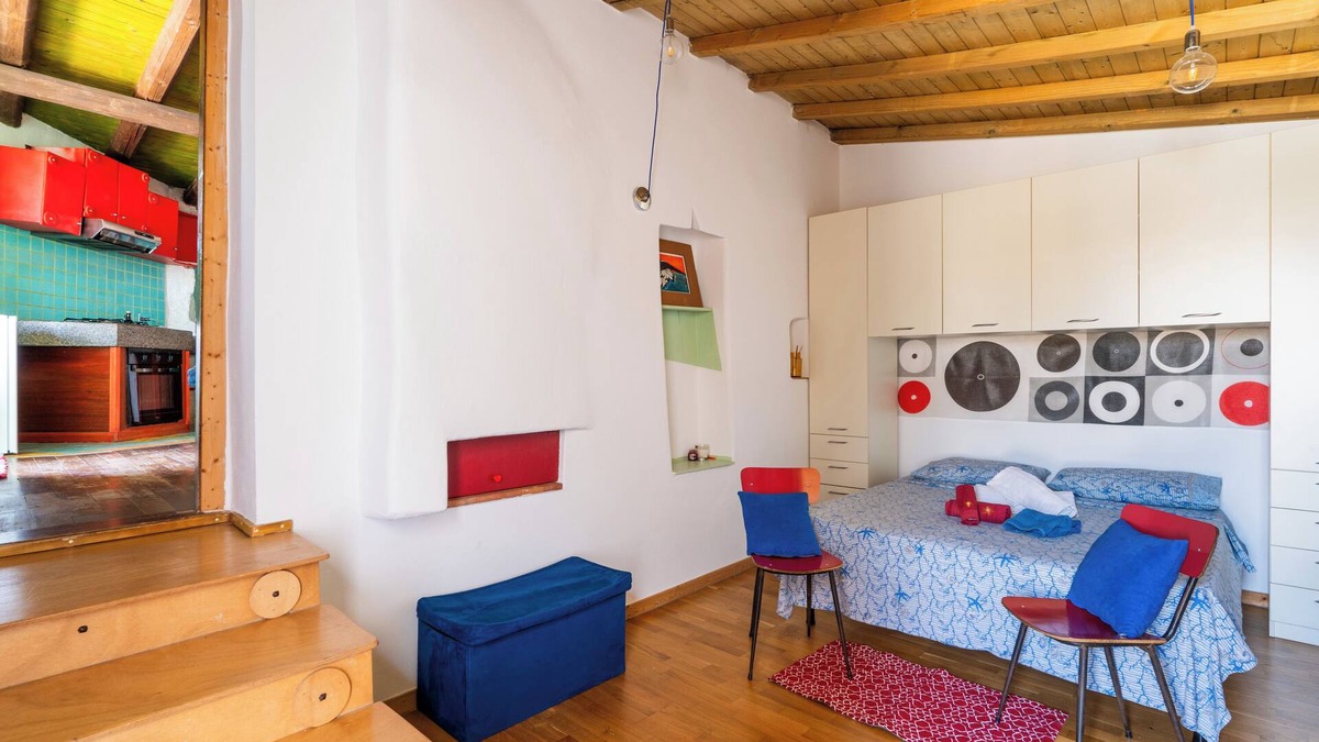 Montesano Salentino Apartment | Apartment 'Tramonto D'Arte' with Private Terrace, Wi-Fi and Air Conditioning