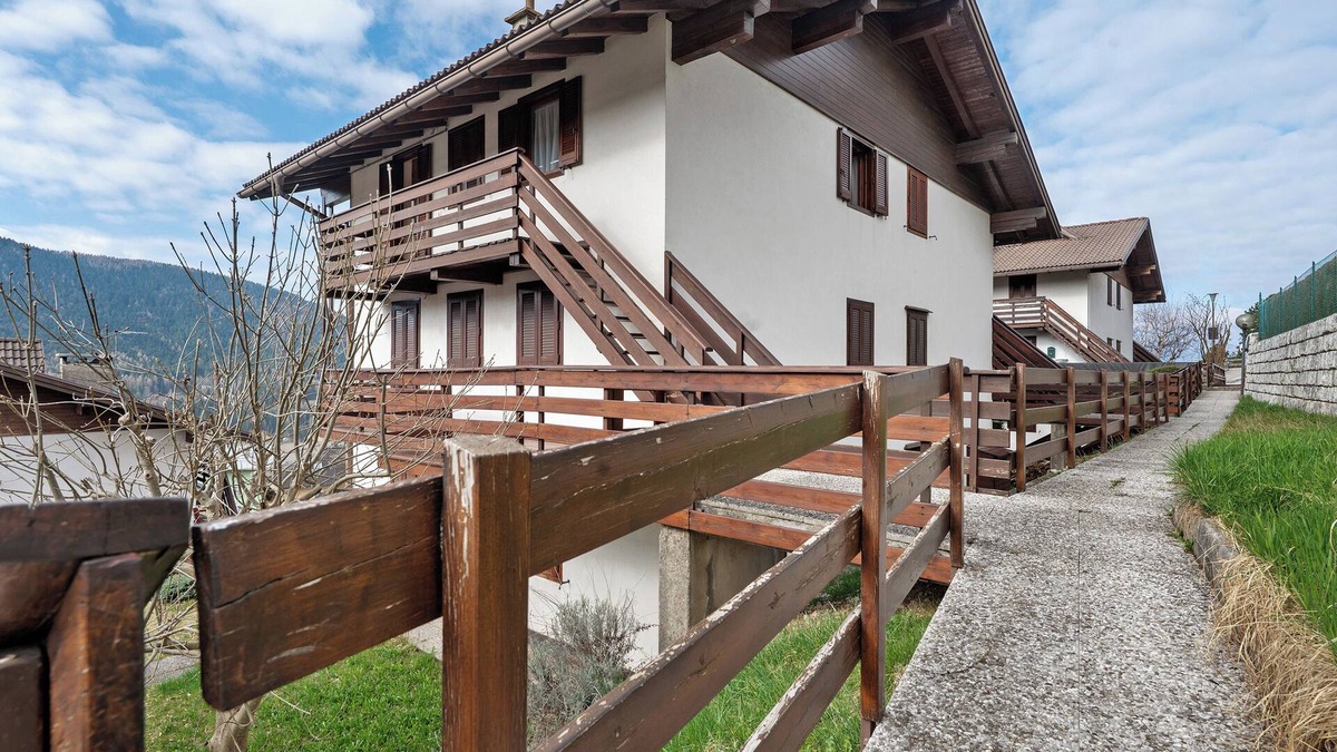 Folgaria Apartment | Apartment 'Tana Dello Gnomo' with Mountain View, Balcony and Wi-Fi