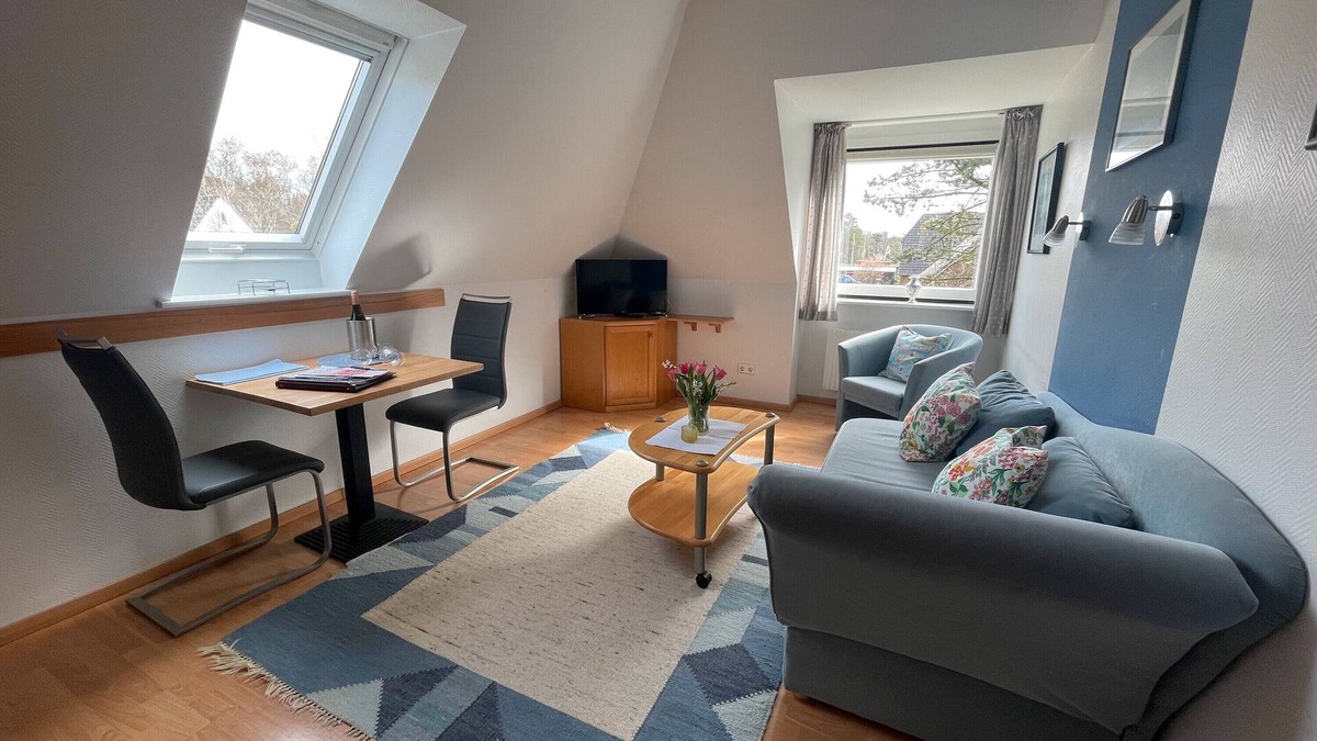 Steenodde Apartment | Apartment 'Tanga' with Shared Garden and Wi-Fi