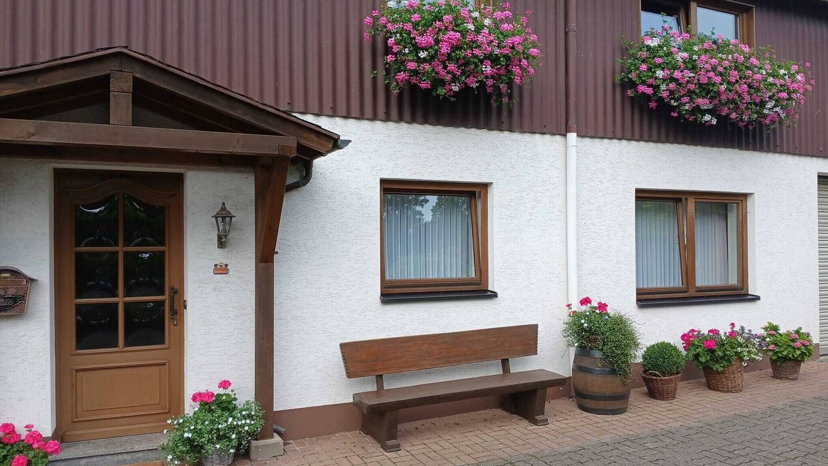 Diemelstadt Apartment | Apartment 'Tannenberg' with Shared Terrace, Private Garden and Wi-Fi