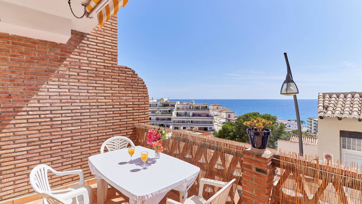 La Herradura Apartment | Apartment 'Terrazas Del Mediterráneo' with Sea View, Private Terrace and Wi-Fi