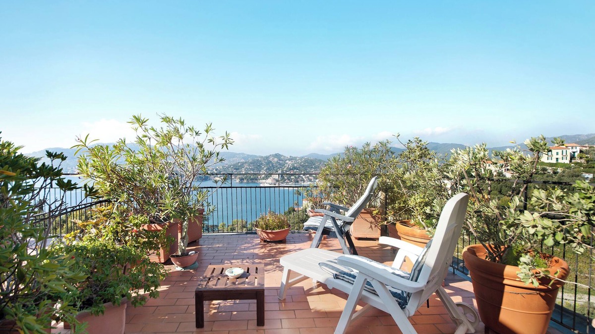 Zoagli Apartment | Apartment 'Terrazza Oriana' with Sea View & Wi-Fi