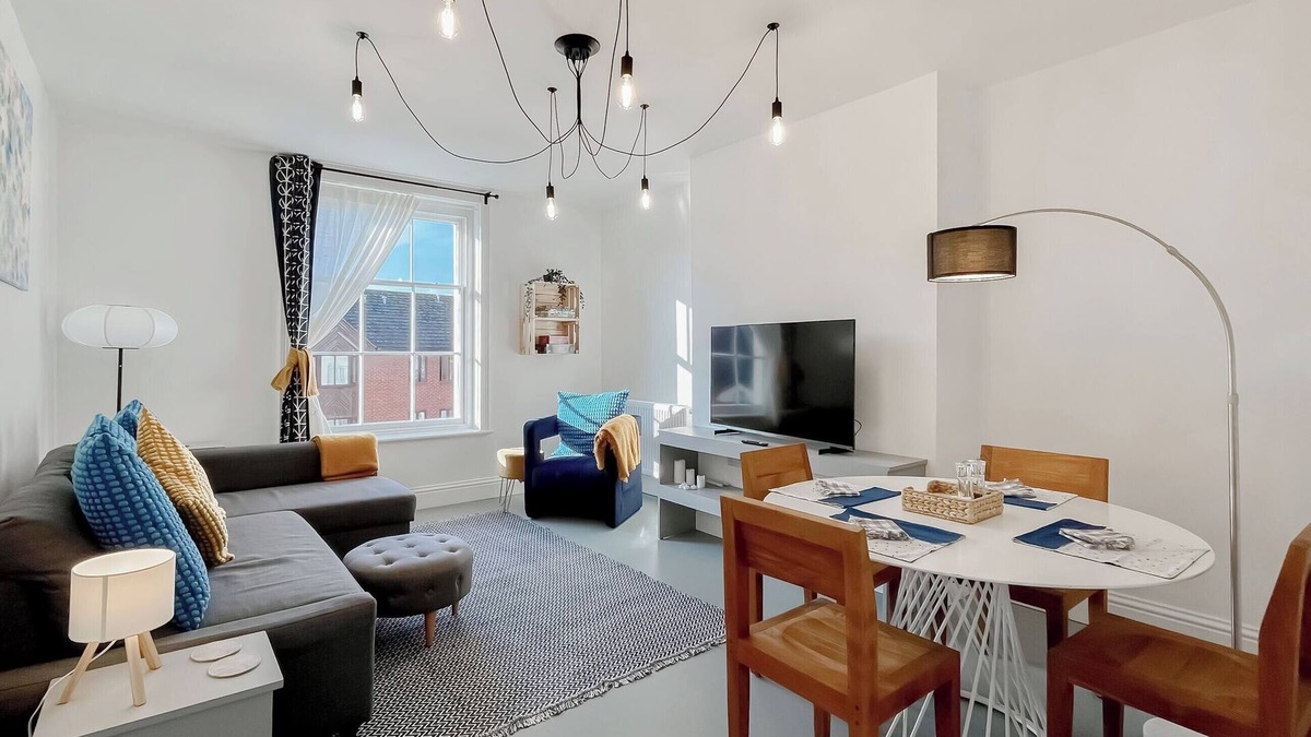 Gloucester Apartment | Apartment Three - UK48495