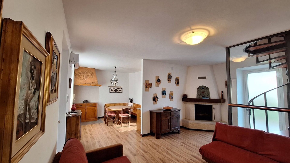 Udine Apartment | Apartment-Traditional-Private Bathroom-Courtyard view