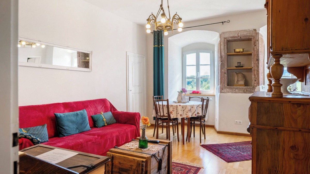 Maring-Noviand Apartment | Apartment 'Tresorzimmer - Studio' with Mountain View, Shared Terrace and Wi-Fi