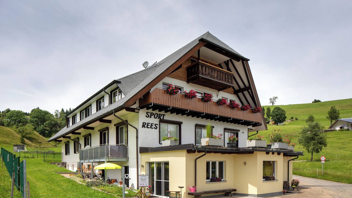 Hofsgrund Apartment | Apartment 'Ulrich' with Mountain View, Shared Terrace and Wi-Fi